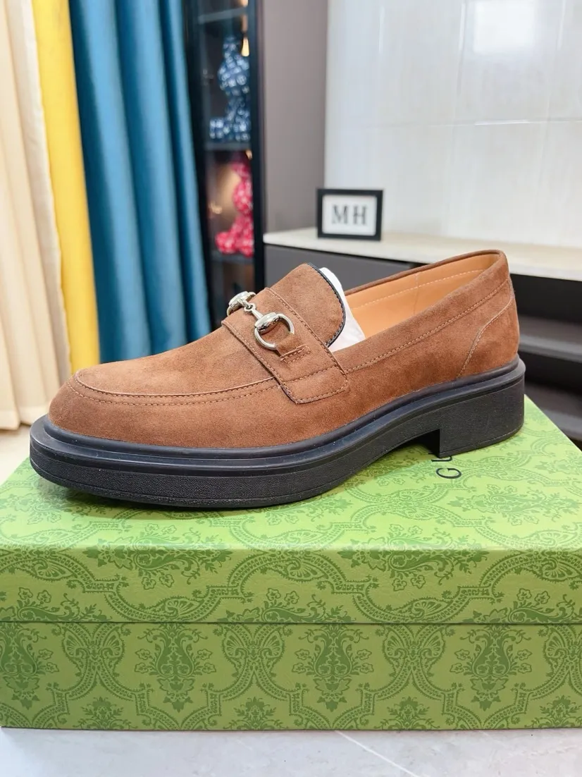 Factory price 520🌹🌹 [GUCCI Gucci] A new style of formal men's leather shoes is here ~ The original quality upper is made of cowhide imported from Italy + soft and delicate leather, comfortable and soft first-layer cowhide lining, rubber wear-resistant outsole, the shoe shape is dignified and domineering, and the luxury charm cannot be concealed! The natural and free nouveau riche leads the trend. Code number: 38-44
